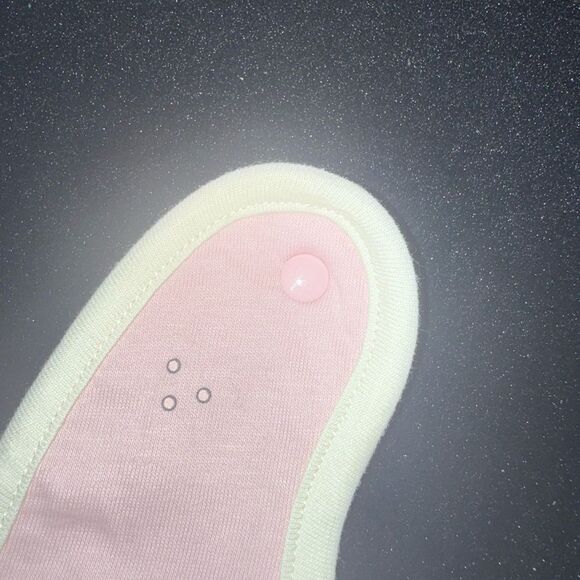 Brand new with box Gucci Pink and Yellow Bib Jetsons collection - Picture 6 of 10